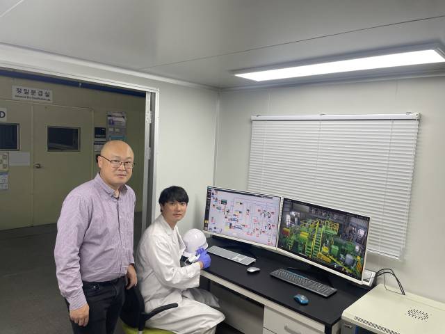 서주범(왼쪽) 자원회수센터장과 한성수 연구원. 사진=서지혜 기자