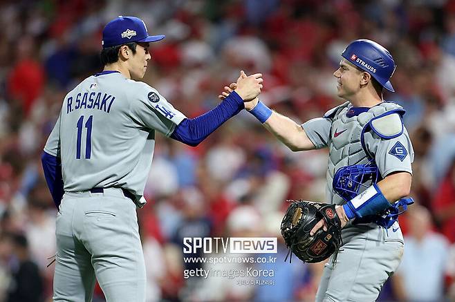 ▲ 올해 구속 저하와 어깨 부상으로 고전했던 사사키는 불펜에서 대활약을 하며 다저스의 뒷문을 지키고 있다