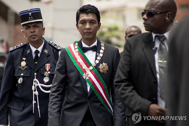 2019년 취임식 진행하는 라조엘리나 대통령 [AFP=연합뉴스 자료사진. 재판매 및 DB 금지]