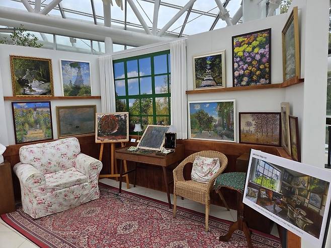 ▲ 실제 모네의 작업실을 포토존으로 설치했다.