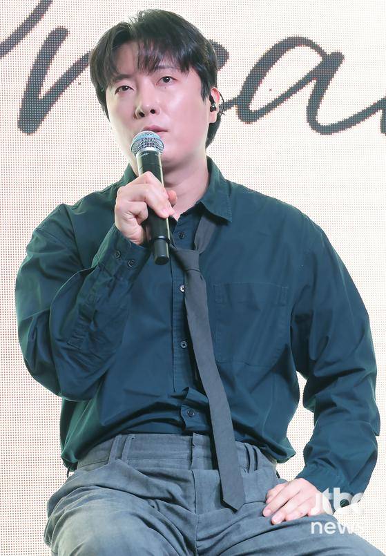 밴드 소란이 16일 오후 서울 엠피엠지 사옥에서 열린 EP 'DREAM' 쇼케이스 무대에 올라 소감을 말하고 있다. 박세완 엔터뉴스팀 기자 park.sewan@jtbc.co.kr