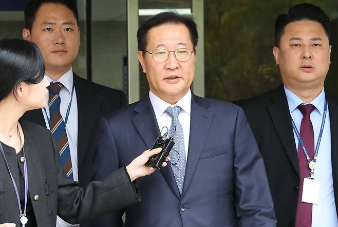 윤석열 전 대통령의 비상 계엄 선포에 가담한 혐의를 받는 박성재 전 법무부장관이 14일 오후 서울 서초구 서울중앙지방법원에서 구속 전 피의자심문(영장실질심사)을 마치고 이동하고 있다. /뉴스1