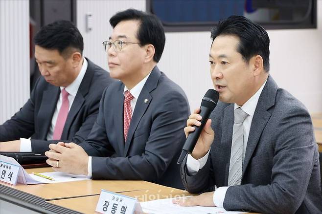 국민의힘 정희용 사무총장, 송언석 원내대표, 장동혁 국민의힘 대표(왼쪽부터) ⓒ데일리안 홍금표 기자