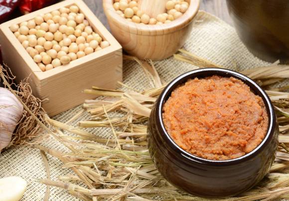 된장과 같은 발효 콩을 섭취하면 기억력이 상승한다. 사진은 된장. [사진=더착한가게]