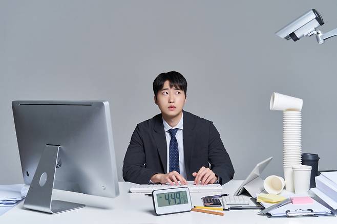 디지털 전환 속도가 빨라질수록 '전자감시 노동'이 일상화되고 있다. 게티이미지뱅크 제공