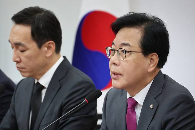 송언석 국민의힘 원내대표가 16일 서울 여의도 국회에서 열린 최고위원회의에서 발언하고 있다. 연합뉴스