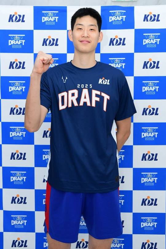 KBL 신인 드래프트 최장신 선수 임동일. 사진[연합뉴스]