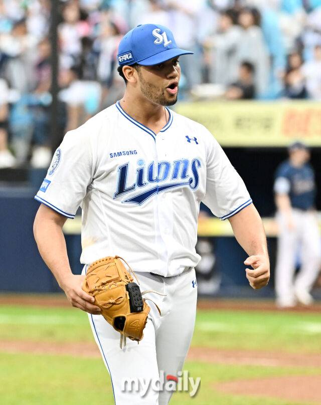 7일 오후 대구광역시 수성구 대구삼성라이온즈파크에서 진행된 '2025 프로야구 KBO리그 포스트시즌' 와일드카드 결정전 1차전 삼성라이온즈와 NC다이노스의 경기.삼성 가라비토가 8회초를 막아낸 뒤 포효하고 있다./마이데일리