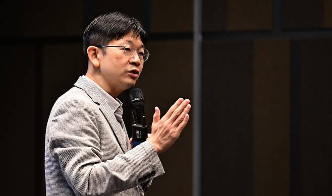 오건영 신한은행 프리미어 패스파인더 단장이 16일 오전 서울 강남구 코엑스 그랜드볼룸에서 열린 ‘헤럴드머니페스타 2025’ 에서 ‘트럼프2.0 시대, 글로벌 금융 시장 이슈 둘러보기’의 주제로 강연하고 있다.  이상섭 기자