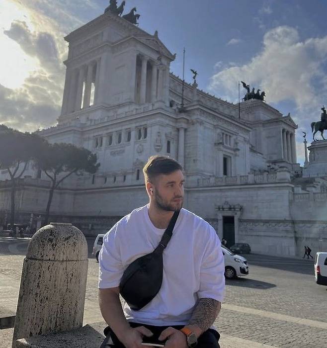 [서울=뉴시스] 우크라이나의 한 유명 암호화폐 인플루언서가 자신의 차량 안에서 머리에 총상을 입고 숨진 채 발견됐다. (사진=콘스탄틴 갈리치 인스타그램 캡처) 2025.10.16 *재판매 및 DB 금지