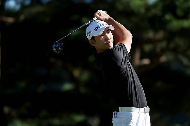 [서울=뉴시스] 이수민이 16일 경기 파주의 서원밸리CC(파72)에서 열린 한국프로골프(KPGA) 투어 더채리티클래식 2025 1라운드 경기를 펼치고 있다. (사진=KPGA 제공) 2025.10.16. *재판매 및 DB 금지