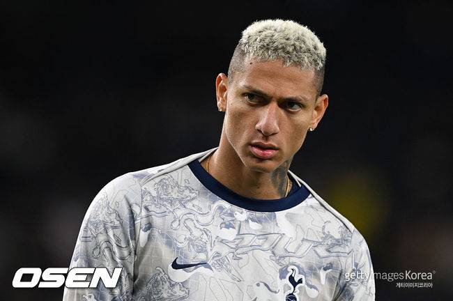 LONDON, ENGLAND - SEPTEMBER 24: Richarlison of Tottenham Hotspur looks on during warm up for the Carabao Cup Third Round match between Tottenham Hotspur and Doncaster Rovers at Tottenham Hotspur Stadium on September 24, 2025 in London, England. (Photo by Mike Hewitt/Getty Images)