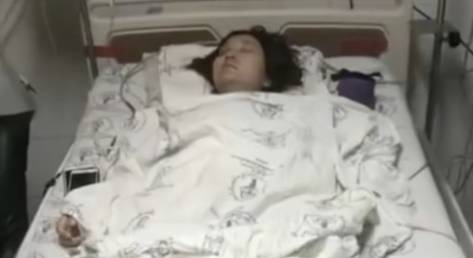 왕 난씨는 여러 차례의 수술과 재활을 통해 2023년 스스로 서고 걸을 수 있게 됐다. 배포 자료