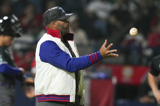 지난 겨울 캐리비안시리즈에서 레오네스 델 에스코기도의 감독을 맡았던 앨버트 푸홀스.   AP연합뉴스