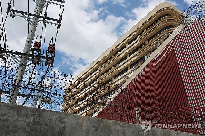 캄보디아 범죄단지 '망고단지' 모습 (프놈펜=연합뉴스) 서대연 기자 = 캄보디아에서 한국인 납치ㆍ감금이 잇따라 발생하고 있는 가운데 16일(현지시간) 캄보디아 프놈펜 인근 범죄단지로 알려진 '망고단지'의 모습. 2025.10.16 dwise@yna.co.kr