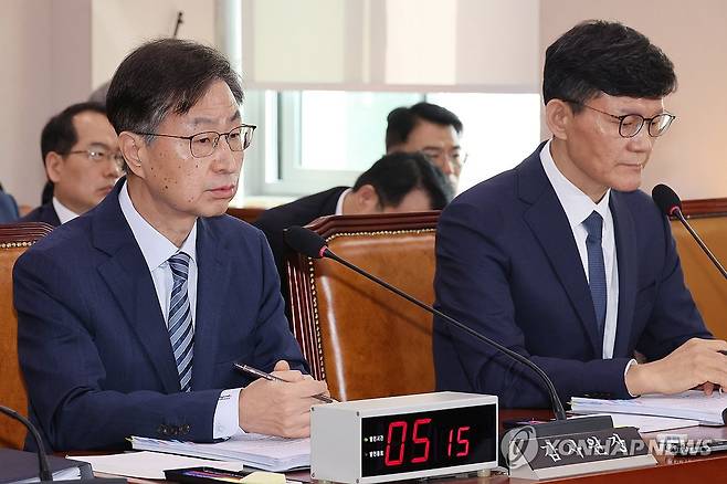 질의에 답하는 최재해 감사원장 (서울=연합뉴스) 박동주 기자 = 최재해 감사원장이 16일 서울 여의도 국회에서 열린 감사원 등에 대한 법제사법위원회 국정감사에서 의원 질의에 답하고 있다. 2025.10.16 pdj6635@yna.co.kr