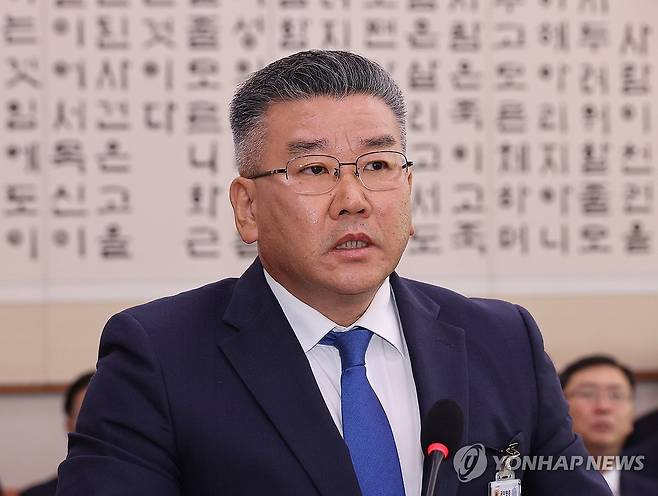 질의에 답하는 유병호 감사위원 (서울=연합뉴스) 박동주 기자 = 유병호 감사위원이 16일 서울 여의도 국회에서 열린 감사원 등에 대한 법제사법위원회 국정감사에서 의원 질의에 답하고 있다. 2025.10.16 pdj6635@yna.co.kr