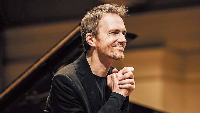 알렉상드르 타로 페이스북다음 달 내한하는 프랑스 피아니스트 알렉상드르 타로. 영화 ‘아무르’ 등에 출연하기도 했다.