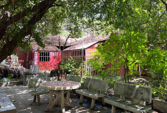 17일 캄보디아 프놈펜에 위치한 턱틀라 사원의 시신안치소. 8월 보코산 지역의 온라인스캠범죄단지에 감금돼 고문 끝에 숨진 대학생 박모씨가 안치돼 있다. 프놈펜=허경주 특파원