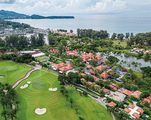 라구나 골프 푸껫 골프장은 단지 내에 위치해 셔틀을 통해 간편하게 이동이 가능하다.