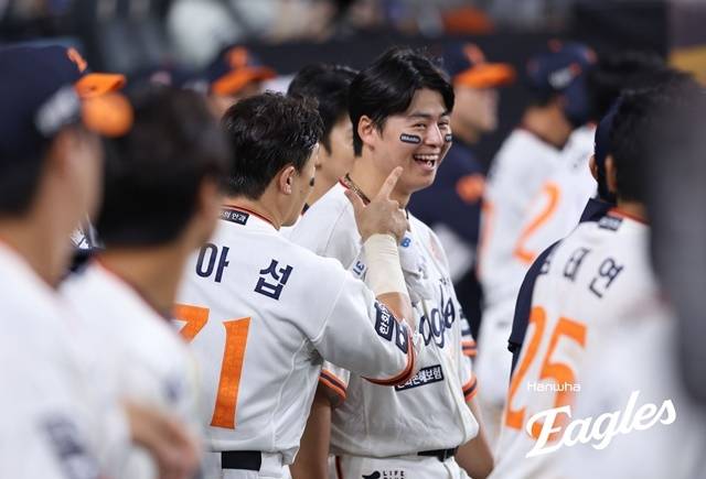 빠르게 한화에 적응한 손아섭과 노시환. 사진=한화 제공