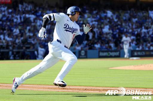 오타니는 1회 3루타로 포문을 열었다. 사진(美 로스앤젤레스)=ⓒAFPBBNews = News1