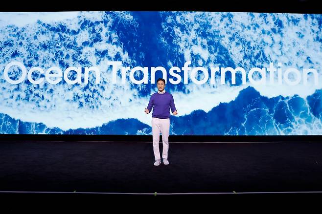 CES 2023 HD현대 프레스 컨퍼런스에서 정기선 당시 대표가 회사의 비전을 발표했다. /사진=HD현대