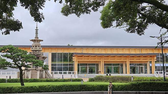 국립경주박물관 안뜰에 설치된 신축 건축물. 고은결 기자