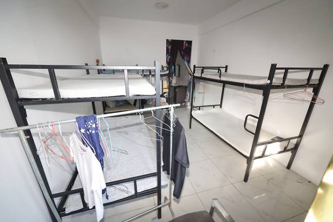 생활 흔적 남아있는 캄보디아 범죄단지. 연합뉴스