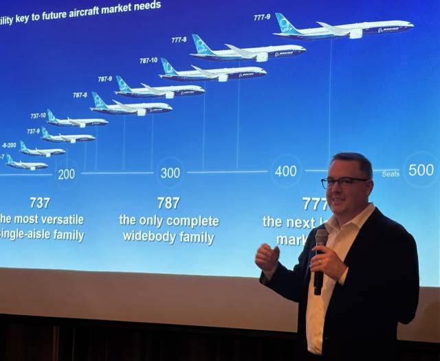 데이브 슐트 보잉 상용기 부문 지역 마케팅 총괄 디렉터가 17일 서울 여의도 콘래드서울에서 '2025 보잉 상용기 시장 전망' 기자간담회에서 발표를 하고 있다. 사진 제공=보잉코리아