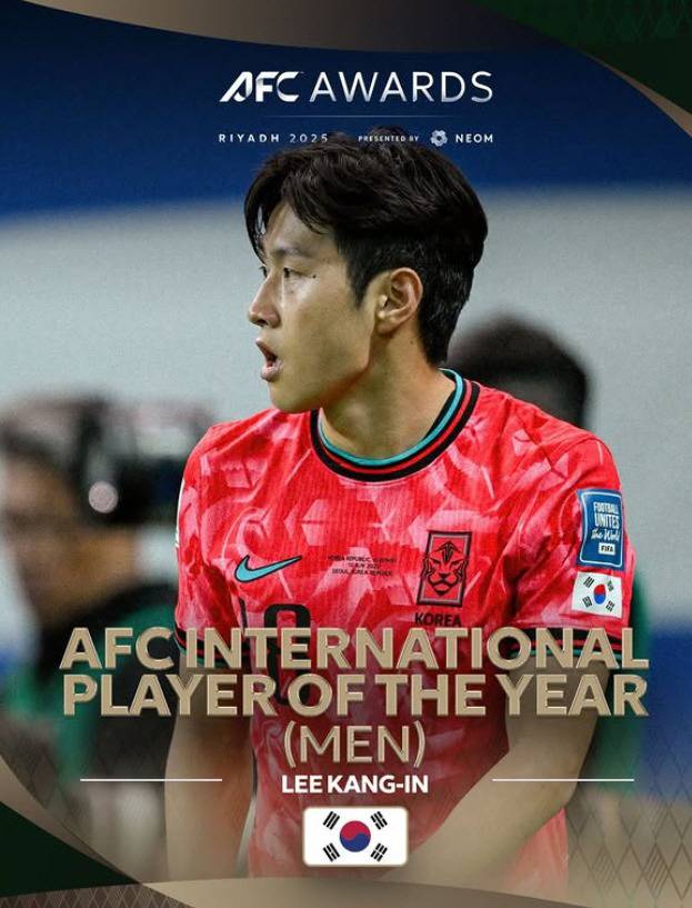 ▲ 이번 어워즈는 한국 축구의 현실을 돌아보게도 했다. 남녀 지도자 부문을 포함해 주요 부문 대부분에서 한국 이름을 찾기 어려웠다. 지난해에는 황선홍(현 대전하나시티즌 감독)과 박윤정 여자 U-20 대표팀 감독이 후보로 이름을 올렸지만, 올해는 단 한 명도 명단에 포함되지 못했다. 이강인만 유일한 후보에 들어 최종 수상자가 됐다. ⓒ AFC