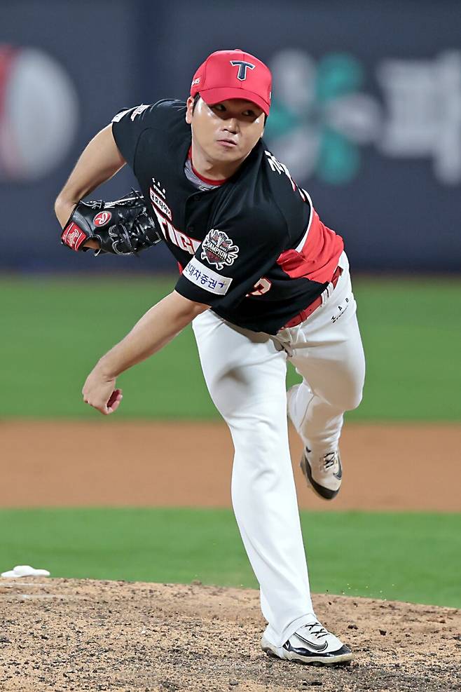 ▲ 아직 20대 중반의 투수인 김기훈은 자신에 맞는 투구폼을 찾아 내년에도 기대를 모으고 있다 ⓒKIA타이거즈