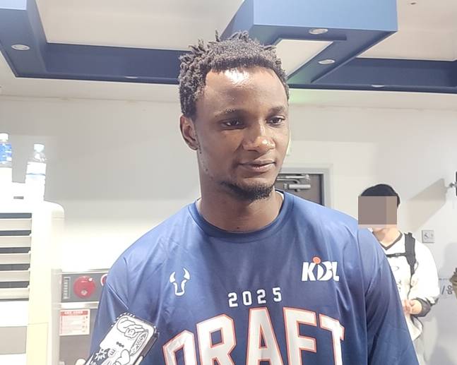 16일 오전 콤바인이 끝난 뒤 인터뷰를 하고 있는 프레디. /사진=박수진 기자