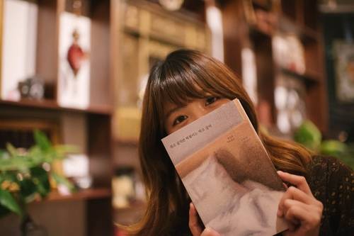 '죽고 싶지만 떡볶이는 먹고 싶어' 저자 백세희 씨 [한국장기조직기증원 제공. 재판매 및 DB 금지]