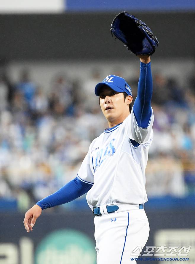 13일 대구 라이온즈파크에서 열린 삼성과 SSG의 준PO 3차전. 삼성 원태인이 숨을 고르고 있다. 대구=박재만 기자 pjm@sportschosun.com/2025.10.13/