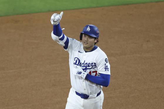 18일 NLCS 4차전에서 투수로는 6이닝 10K 무실점, 타자로는 3홈런을 기록하며 맹활약한 오타니 쇼헤이. 로이터=연합뉴스