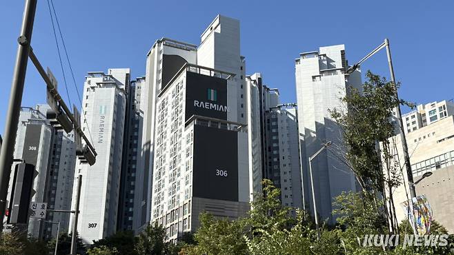 서울 마포구 마포래미안푸르지오 아파트 전경. 이유림 기자