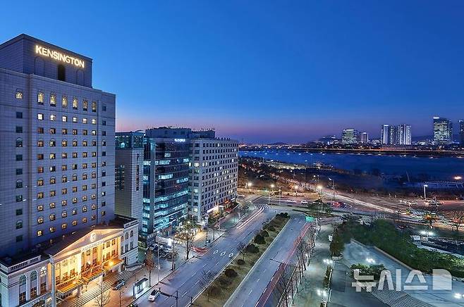 [서울=뉴시스] 이랜드파크 켄싱턴호텔 여의도의 전경. photo@newsis.com