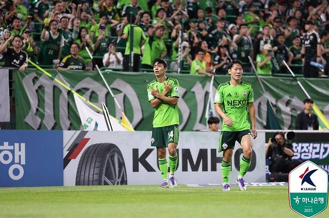 [서울=뉴시스] 프로축구 K리그1 전북 현대의 전진우. (사진=한국프로축구연맹 제공) *재판매 및 DB 금지