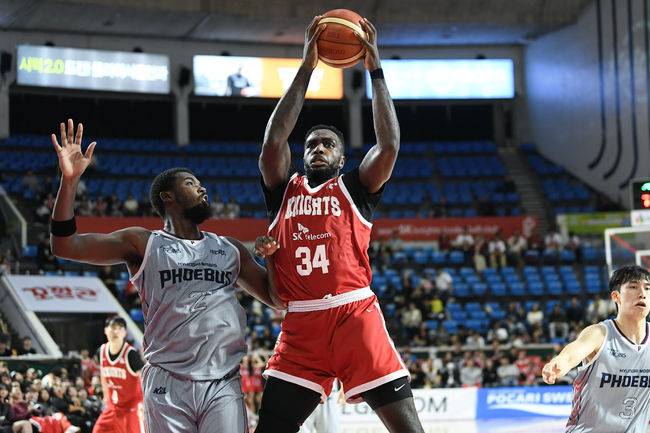 [사진] 득점선두임에도 4연패를 당한 자밀 워니 / KBL 제공