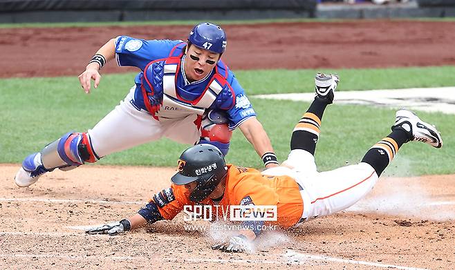 ▲ 강민호 김태연 ⓒ곽혜미 기자