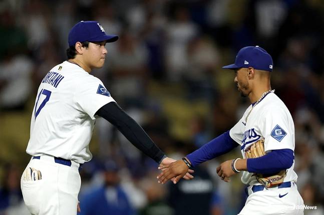 오타니(왼쪽)와 무키 베츠. /AFPBBNews=뉴스1