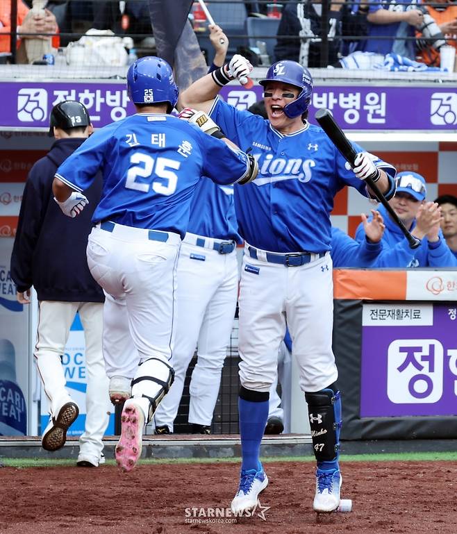 [한번에쓱]'5-5 균형깨는 솔로홈런' 폰세 상대로 삼성 김태훈