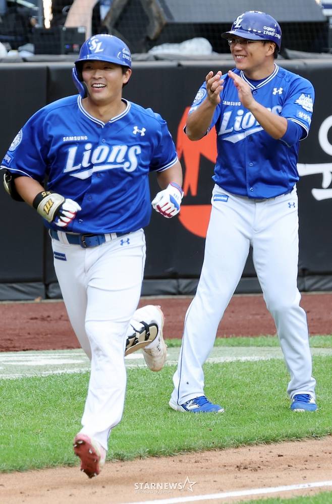 [한번에쓱]'5-5 균형깨는 솔로홈런' 폰세 상대로 삼성 김태훈