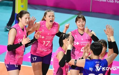 득점 후 기뻐하는 흥국생명 선수들 [한국배구연맹 제공. 재판매 및 DB 금지]