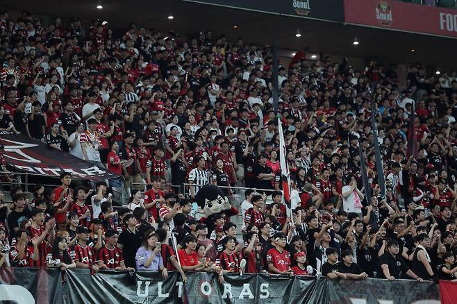 FC서울 팬들의 모습. 사진=한국프로축구연맹