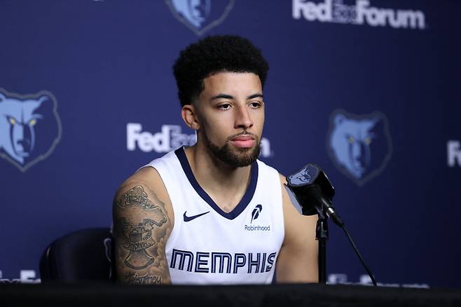 <yonhap photo-1586="">발가락 부상으로 전열에서 이탈한 스코티 피펜 주니어. [AFP=연합뉴스]</yonhap>