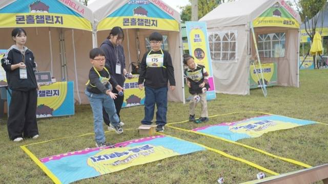 ▲ 춘천레저·태권도조직위원회는 18~19일 춘천 일원에서 1200여명의 시민들이 참여한 가운데 ‘시민레저이벤트’를 개최했다. 사진은 춘천 복합문화공간인 화동2571 잔디밭에서 열린 ‘키즈레저챌린지’ 모습.  춘천레저·태권도조직위원회 제공.