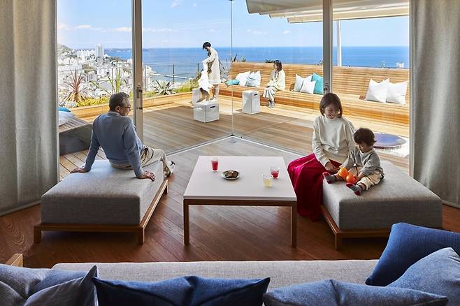 호시노 리조트 리조나레 아타미 ’테라스 리빙 스위트룸‘/ 사진=호시노 리조트