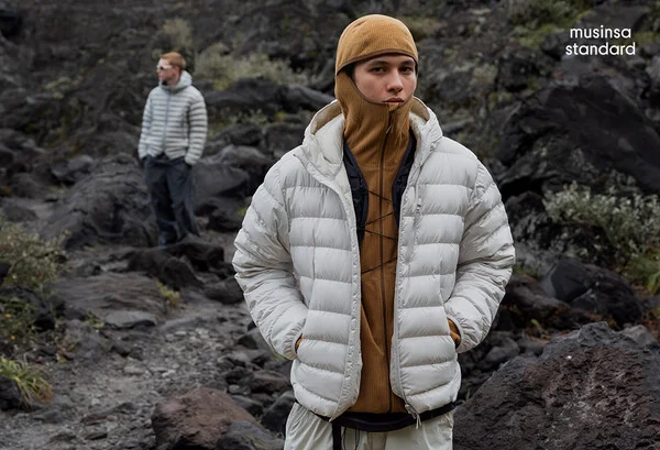 무신사 스탠다드 ‘시티 레저 후디드 라이트 다운 재킷’ [무신사 제공]